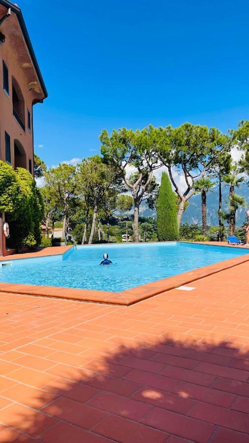 Lake View, Swimming Pool, Tennis Court And Private Parking Меццегра Экстерьер фото